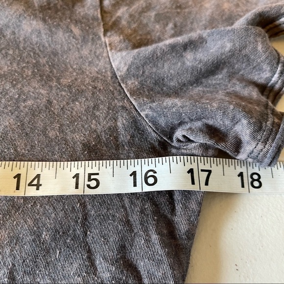 American Eagle crop short sleeve graphic t-shirt size small factory worn look - Picture 5 of 8